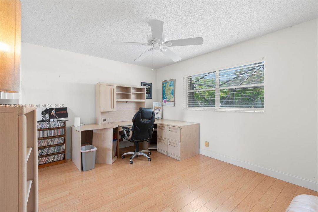 Active With Contract: $605,900 (3 beds, 2 baths, 1789 Square Feet)