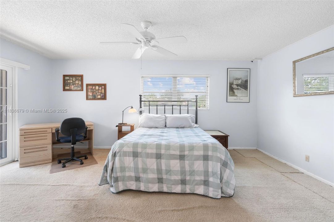 Active With Contract: $605,900 (3 beds, 2 baths, 1789 Square Feet)