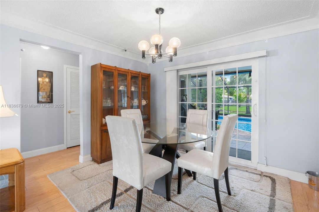 Active With Contract: $605,900 (3 beds, 2 baths, 1789 Square Feet)