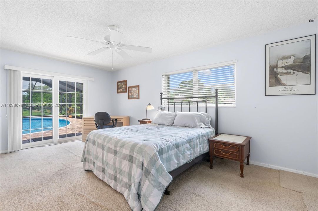 Active With Contract: $605,900 (3 beds, 2 baths, 1789 Square Feet)