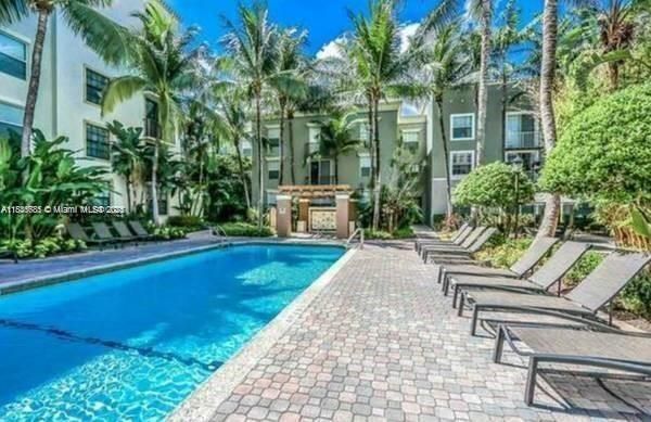 Vendido Recientemente: $260,000 (1 camas, 1 baños, 736 Pies cuadrados)