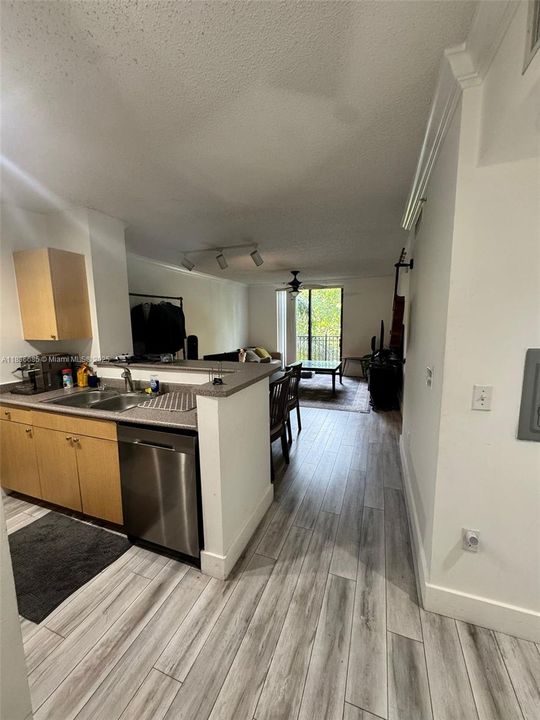 Vendido Recientemente: $260,000 (1 camas, 1 baños, 736 Pies cuadrados)