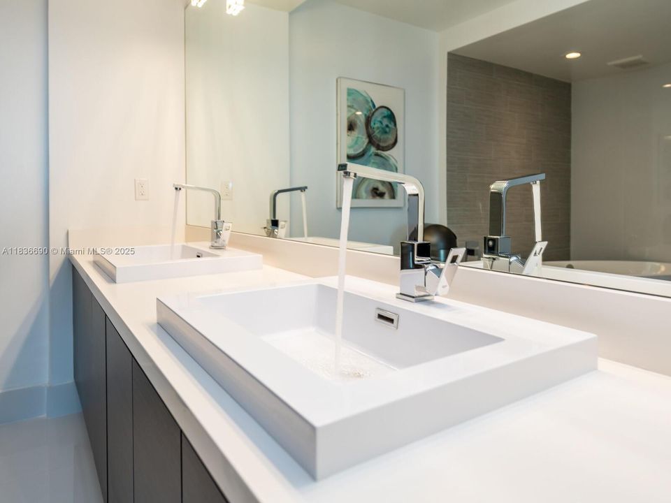 En Venta: $1,250,000 (2 camas, 3 baños, 1541 Pies cuadrados)