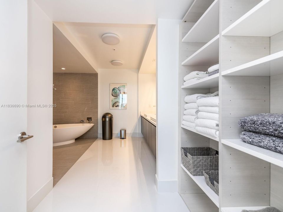 En Venta: $1,250,000 (2 camas, 3 baños, 1541 Pies cuadrados)