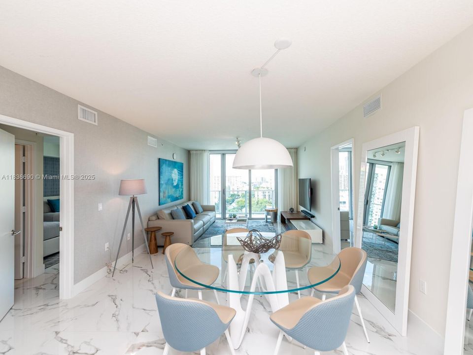 En Venta: $1,250,000 (2 camas, 3 baños, 1541 Pies cuadrados)