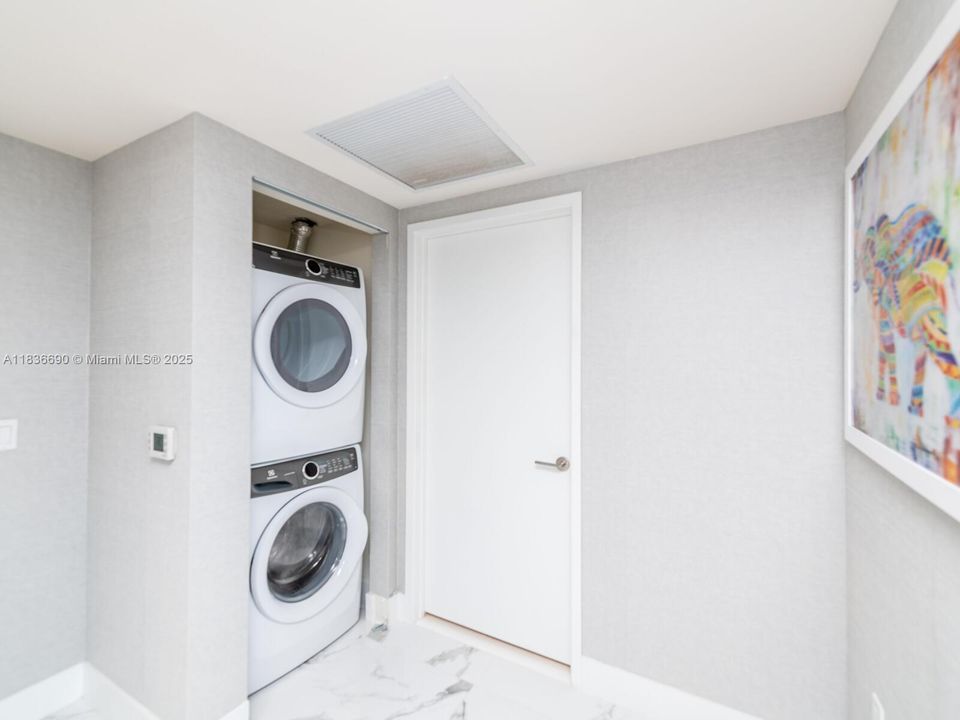 En Venta: $1,250,000 (2 camas, 3 baños, 1541 Pies cuadrados)