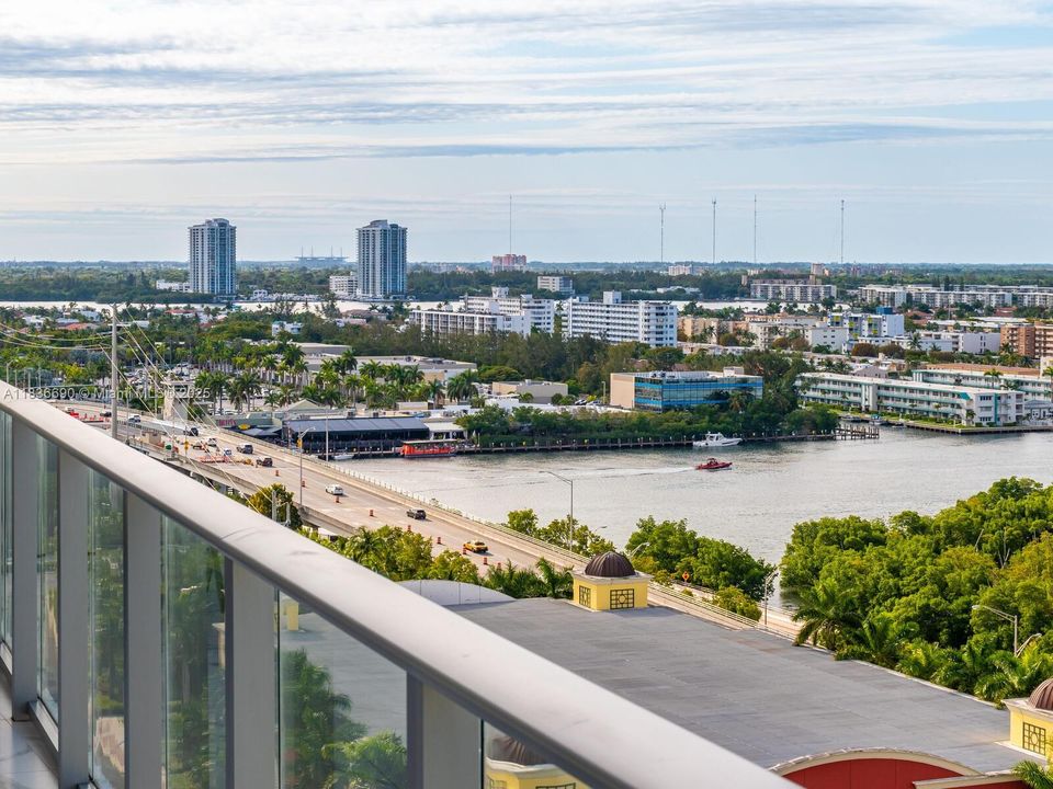 En Venta: $1,250,000 (2 camas, 3 baños, 1541 Pies cuadrados)