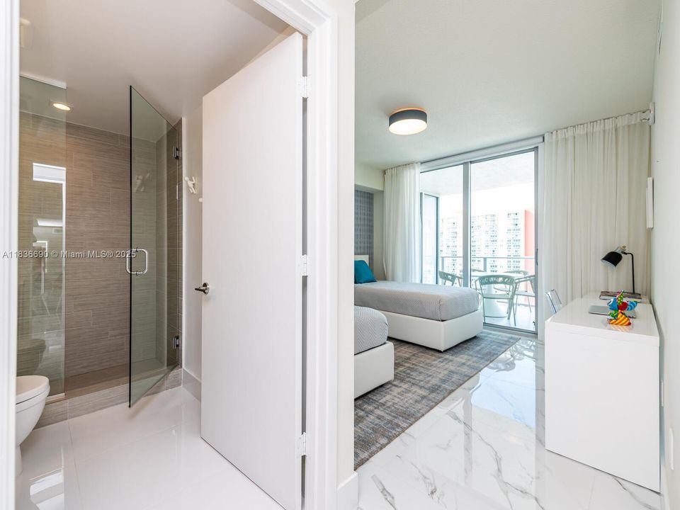 En Venta: $1,250,000 (2 camas, 3 baños, 1541 Pies cuadrados)