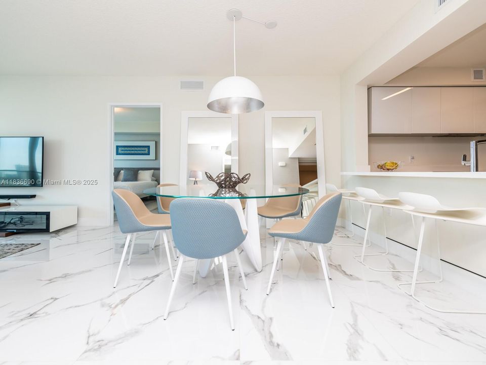 En Venta: $1,250,000 (2 camas, 3 baños, 1541 Pies cuadrados)