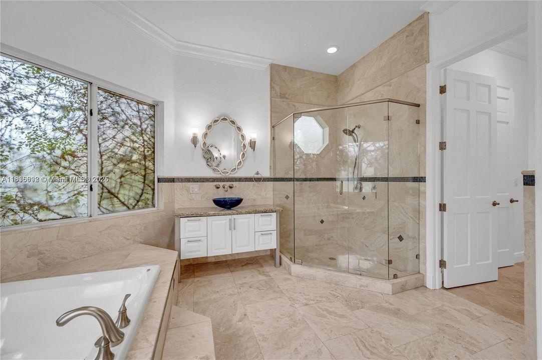 En Venta: $2,780,000 (4 camas, 5 baños, 3748 Pies cuadrados)