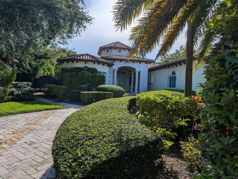 En Venta: $2,780,000 (4 camas, 5 baños, 3748 Pies cuadrados)