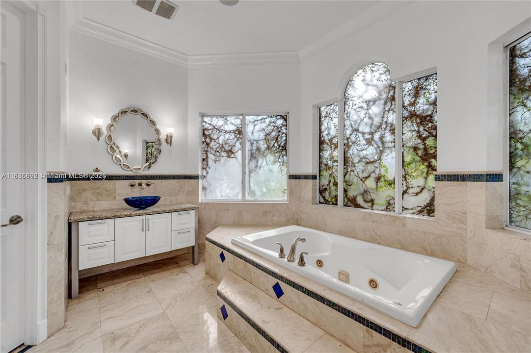 En Venta: $2,780,000 (4 camas, 5 baños, 3748 Pies cuadrados)