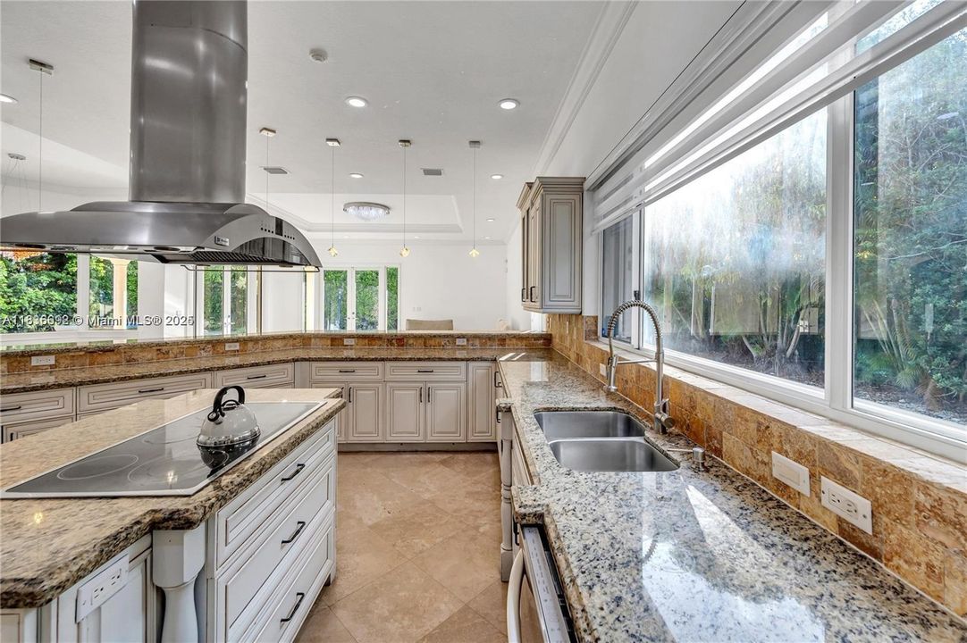 En Venta: $2,780,000 (4 camas, 5 baños, 3748 Pies cuadrados)