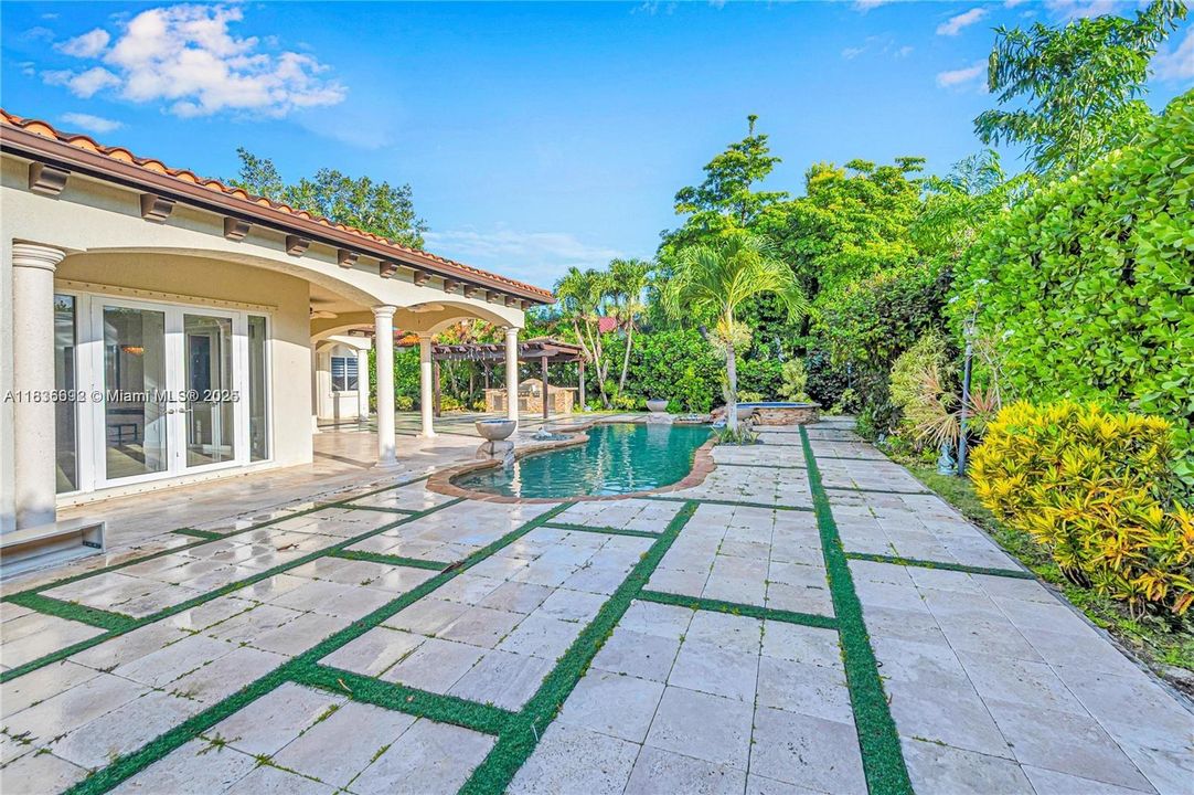 En Venta: $2,780,000 (4 camas, 5 baños, 3748 Pies cuadrados)