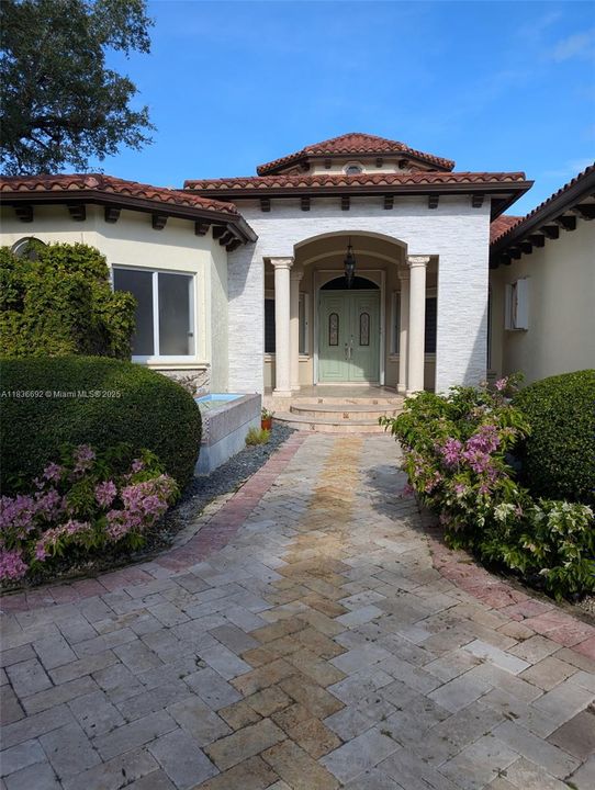 En Venta: $2,780,000 (4 camas, 5 baños, 3748 Pies cuadrados)