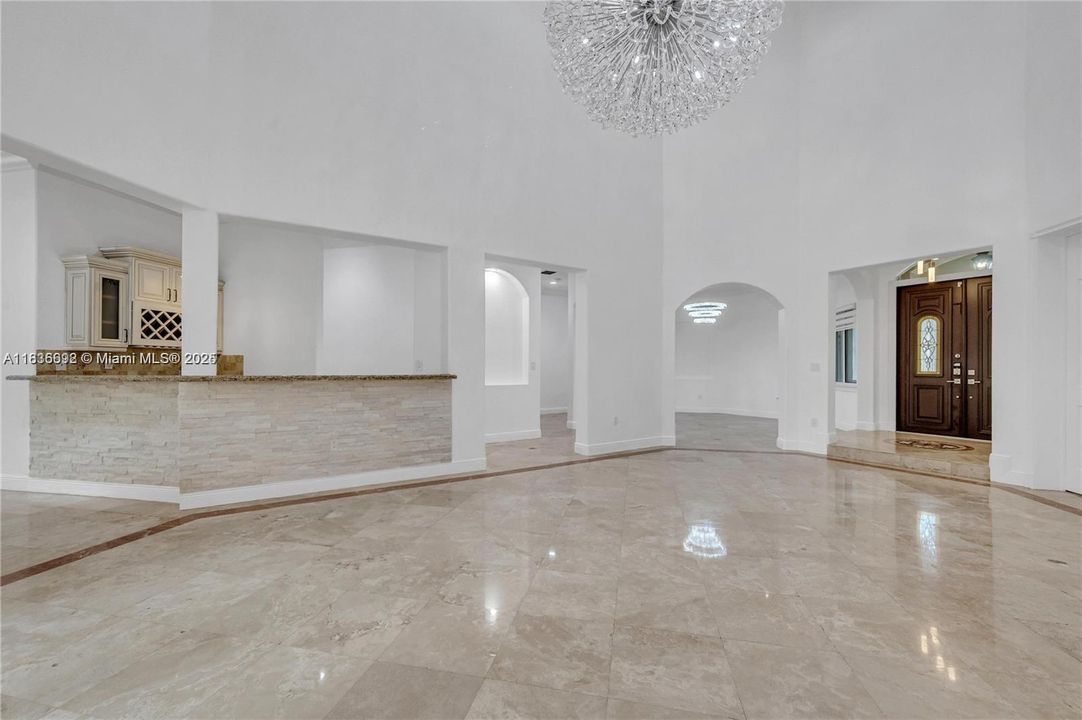 En Venta: $2,780,000 (4 camas, 5 baños, 3748 Pies cuadrados)