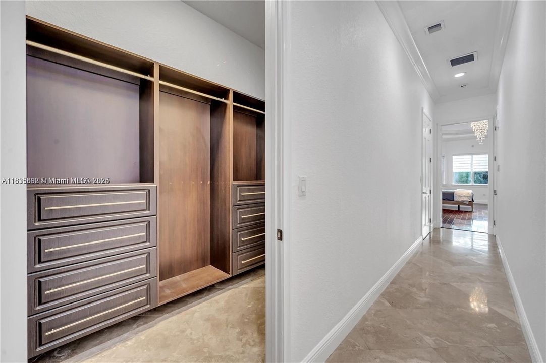 En Venta: $2,780,000 (4 camas, 5 baños, 3748 Pies cuadrados)