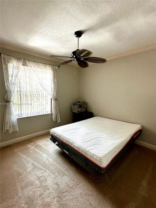 Vendido Recientemente: $1,095,000 (5 camas, 3 baños, 3286 Pies cuadrados)