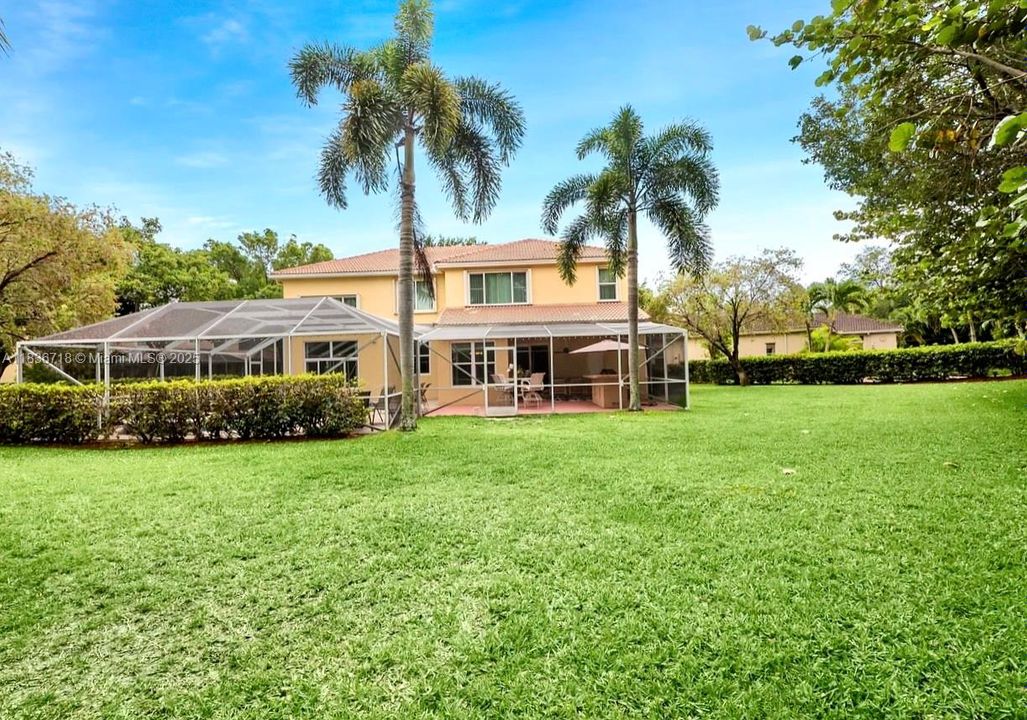 Vendido Recientemente: $1,095,000 (5 camas, 3 baños, 3286 Pies cuadrados)