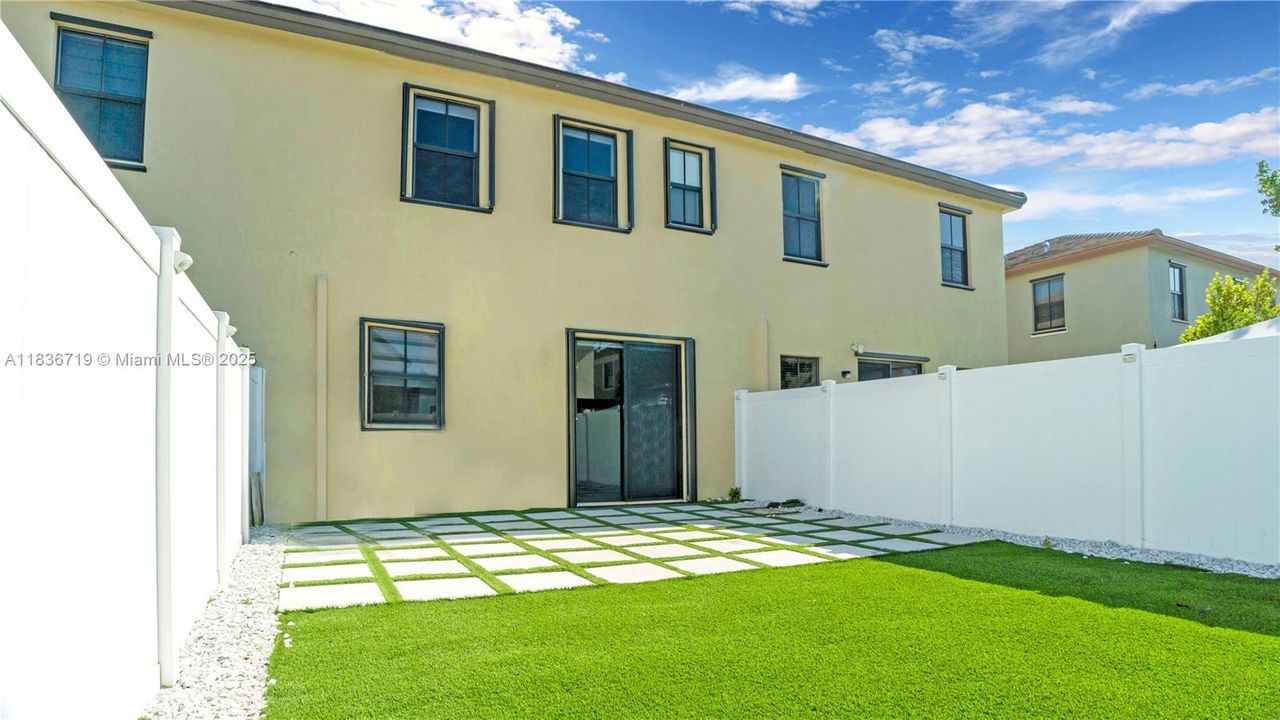 Recently Rented: $3,500 (3 beds, 2 baths, 0 Square Feet)