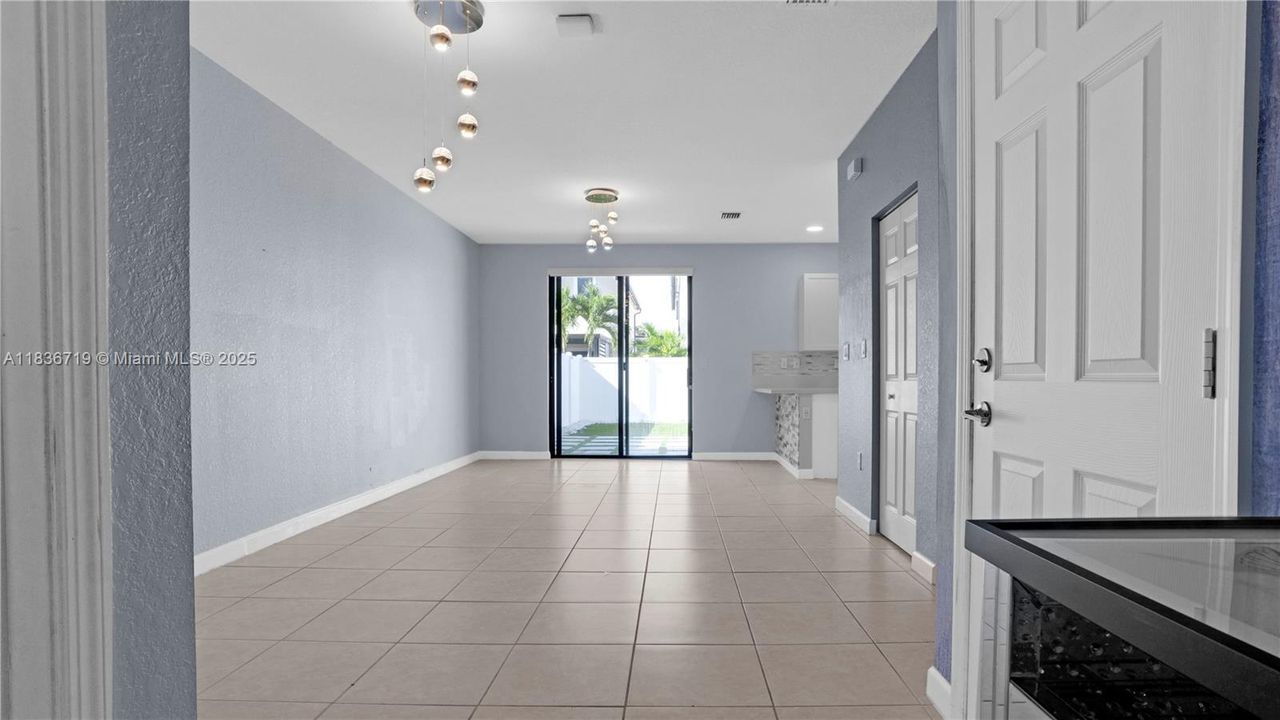 Recently Rented: $3,500 (3 beds, 2 baths, 0 Square Feet)