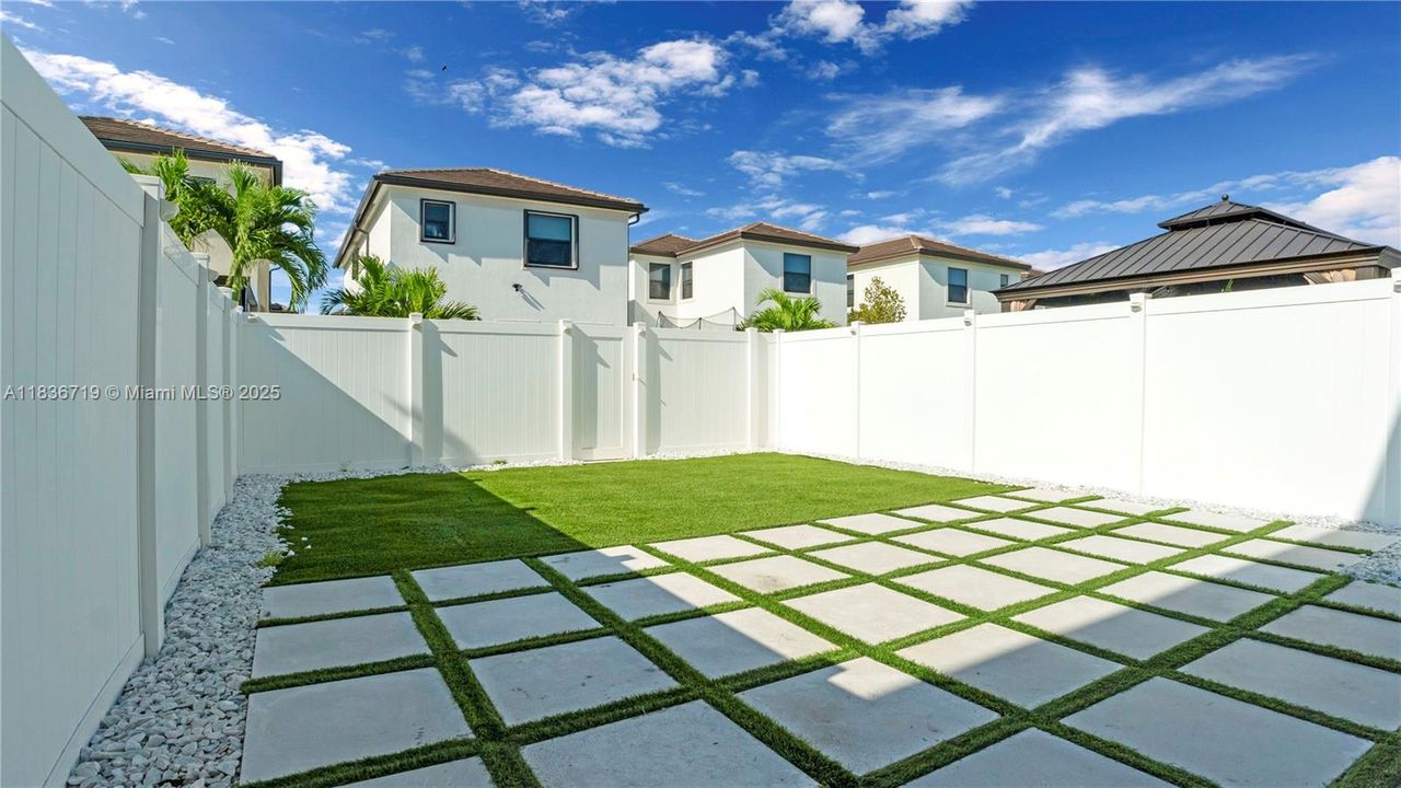 Recently Rented: $3,500 (3 beds, 2 baths, 0 Square Feet)