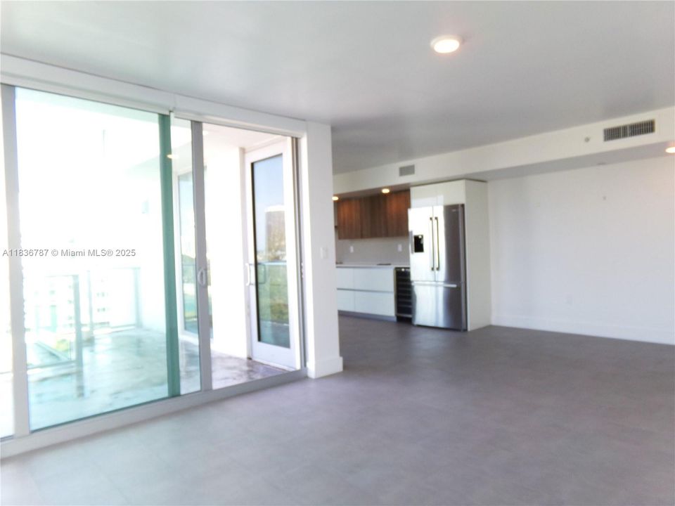 На продажу: $720,000 (2 спален, 2 ванн, 1325 Квадратных фут)