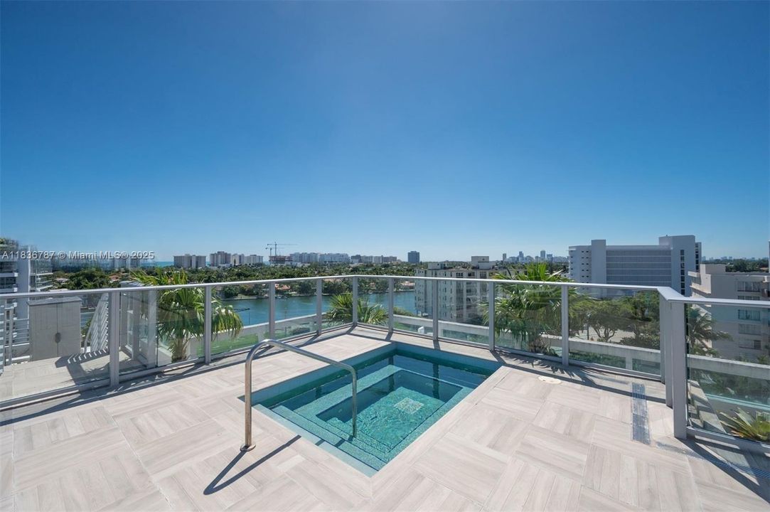 На продажу: $720,000 (2 спален, 2 ванн, 1325 Квадратных фут)