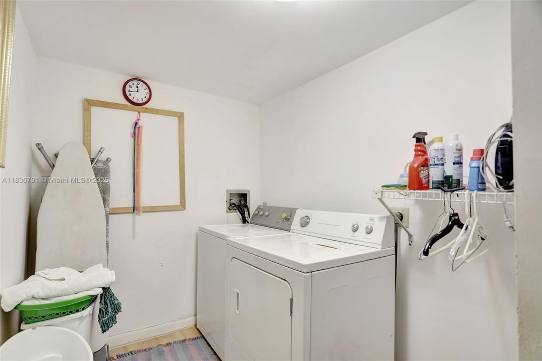 For Sale: $1,185,000 (3 beds, 3 baths, 3340 Square Feet)