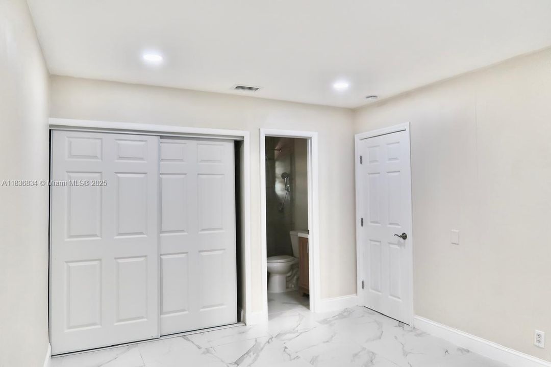 Recently Rented: $2,600 (2 beds, 2 baths, 1738 Square Feet)