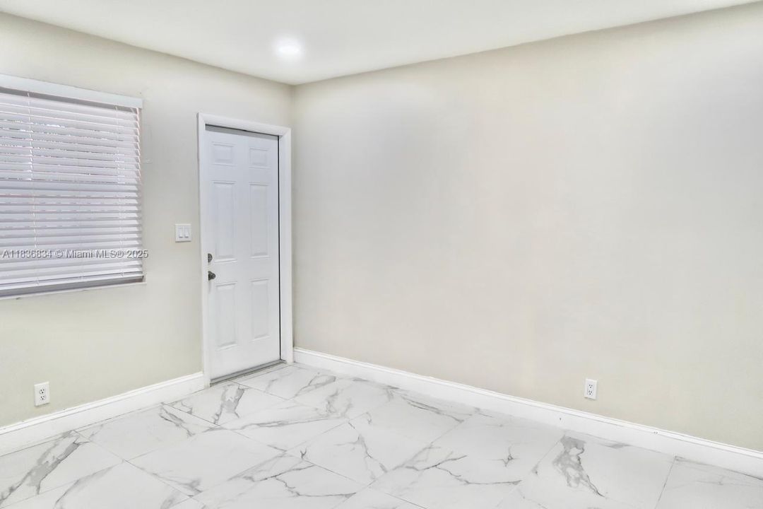 Recently Rented: $2,600 (2 beds, 2 baths, 1738 Square Feet)