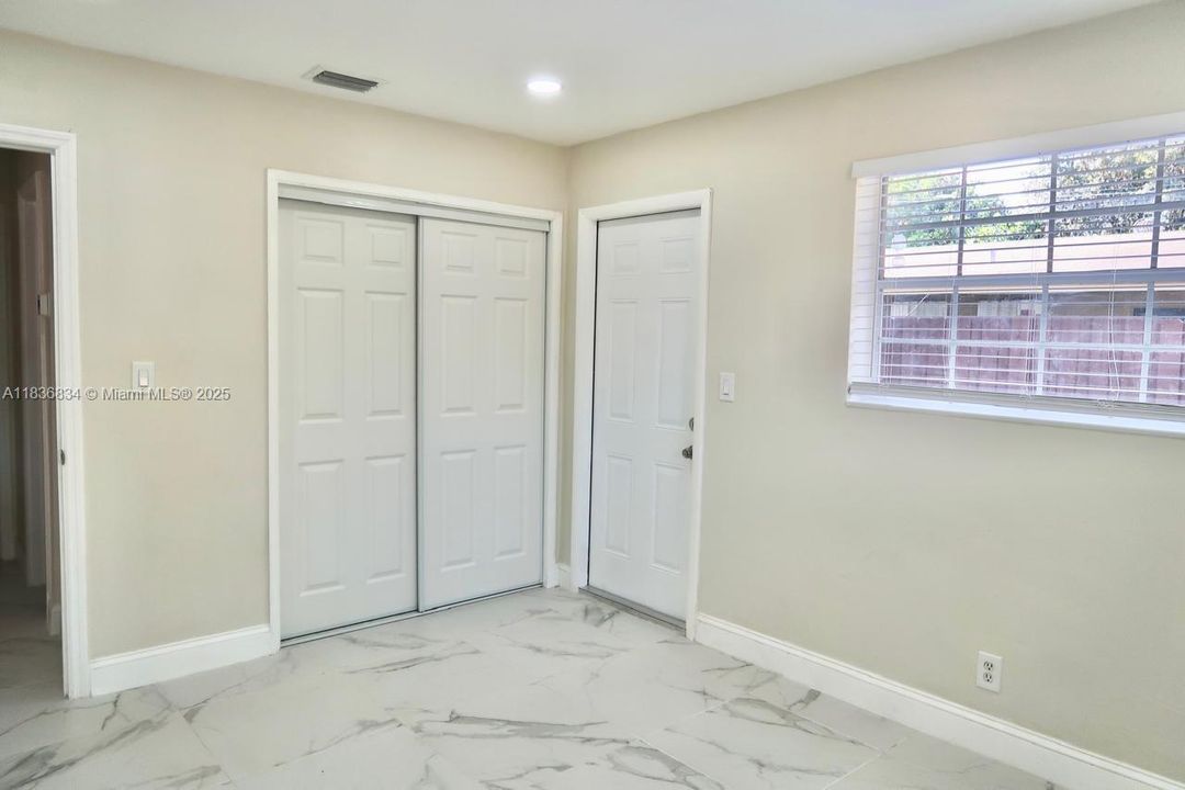 Recently Rented: $2,600 (2 beds, 2 baths, 1738 Square Feet)