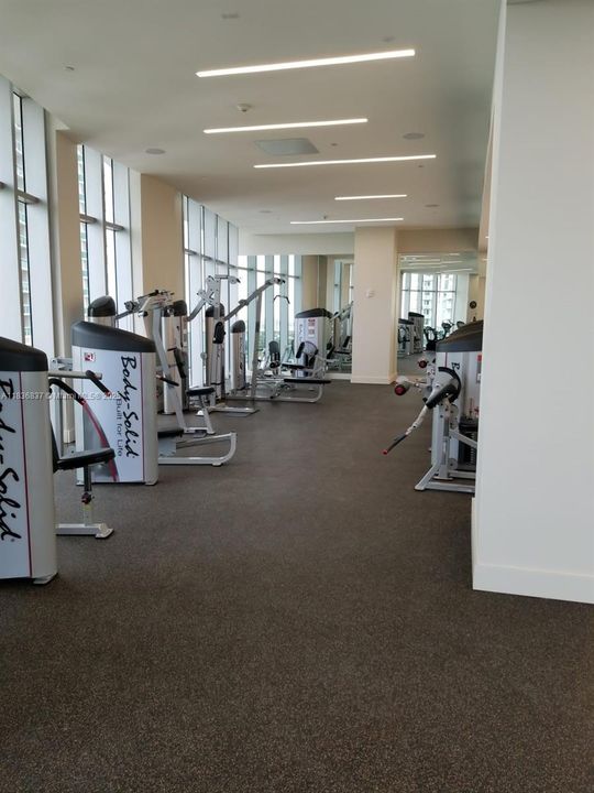 合同活跃: $669,900 (2 贝兹, 2 浴室, 1038 平方英尺)