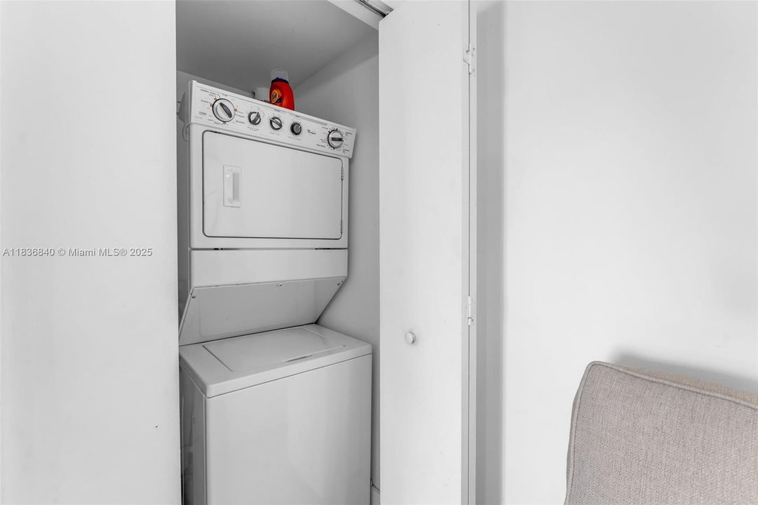 En Venta: $999,000 (2 camas, 2 baños, 1390 Pies cuadrados)