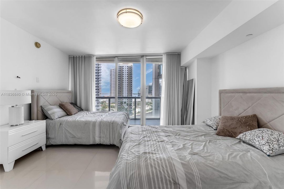 En Venta: $999,000 (2 camas, 2 baños, 1390 Pies cuadrados)