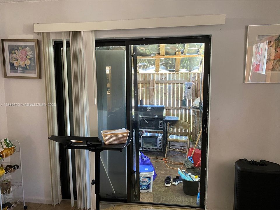 Recientemente alquilado: $1,950 (2 camas, 2 baños, 950 Pies cuadrados)