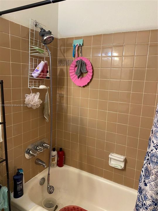 Recientemente alquilado: $1,950 (2 camas, 2 baños, 950 Pies cuadrados)