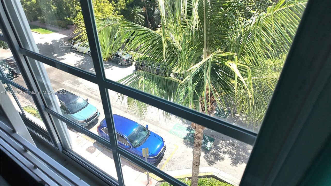 待售: $180,000 (0 贝兹, 1 浴室, 282 平方英尺)