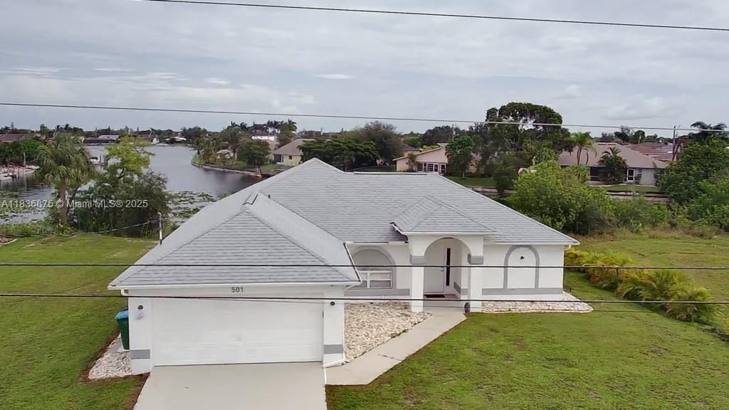 Recently Sold: $419,900 (4 beds, 2 baths, 1556 Square Feet)