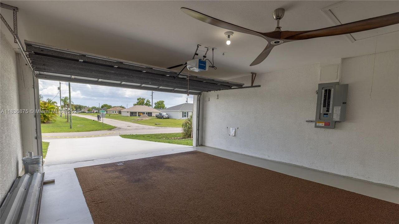 Recently Sold: $419,900 (4 beds, 2 baths, 1556 Square Feet)