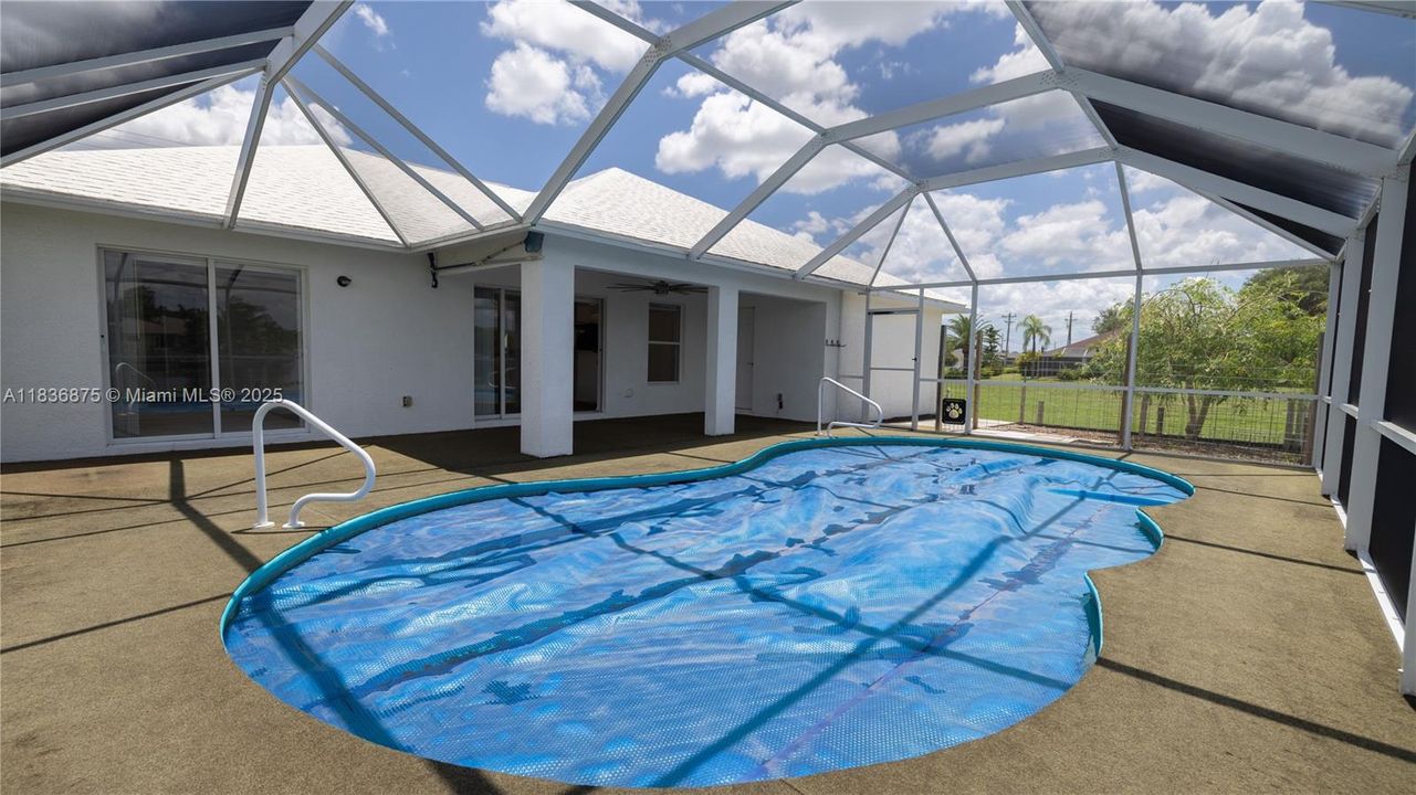 Recently Sold: $419,900 (4 beds, 2 baths, 1556 Square Feet)