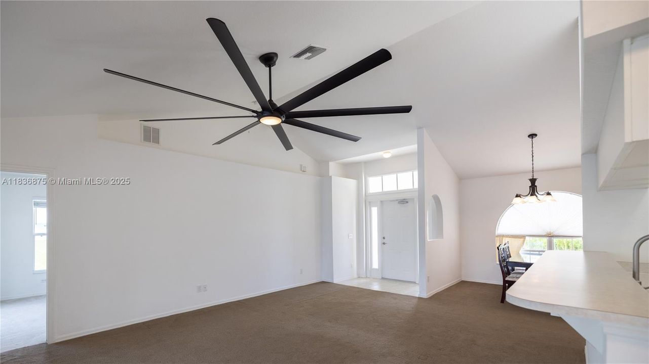 Recently Sold: $419,900 (4 beds, 2 baths, 1556 Square Feet)