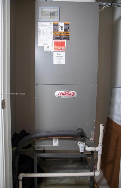 Activo con contrato: $469,000 (3 camas, 2 baños, 1691 Pies cuadrados)