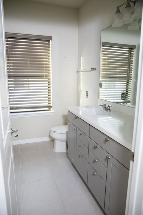 Activo con contrato: $469,000 (3 camas, 2 baños, 1691 Pies cuadrados)