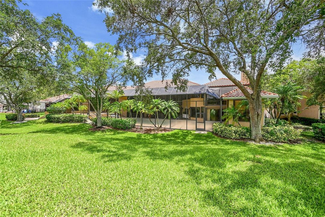 Reverse View from the Course to this sprawling estate!