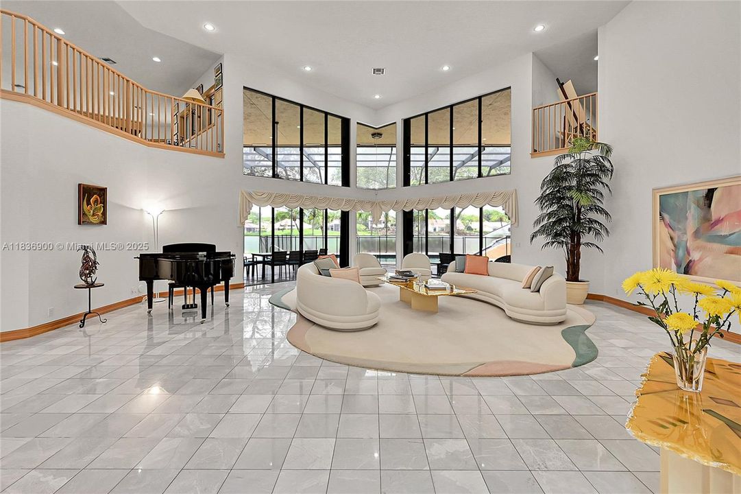21' Cielings and 16' of Windows for Panoramic Views!