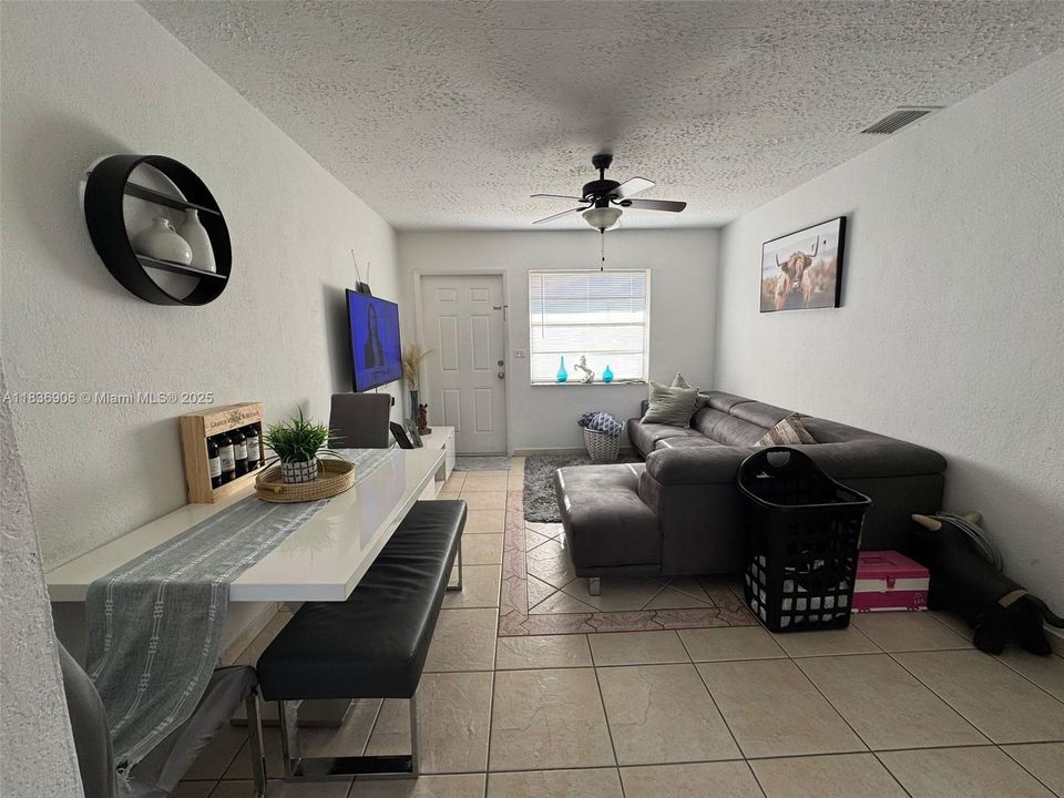 Vendido Recientemente: $225,000 (2 camas, 1 baños, 650 Pies cuadrados)