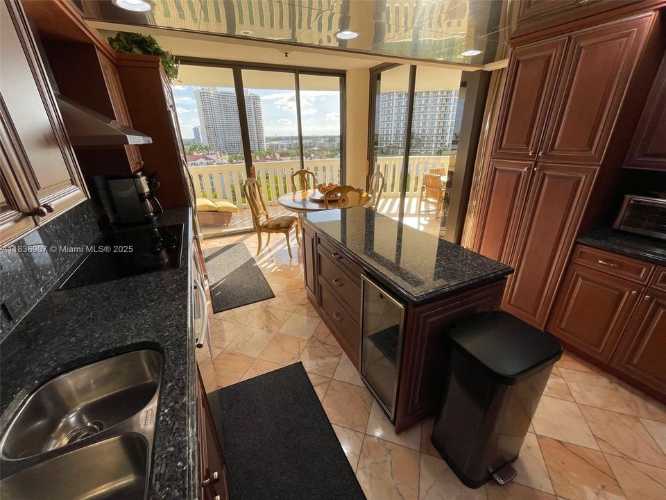 For Sale: $1,215,000 (3 beds, 3 baths, 2605 Square Feet)