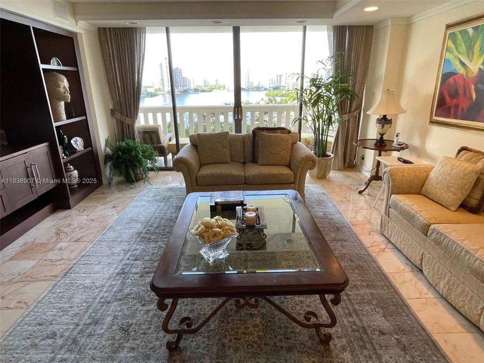 For Sale: $1,215,000 (3 beds, 3 baths, 2605 Square Feet)