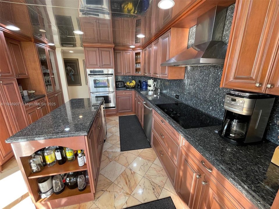 For Sale: $1,215,000 (3 beds, 3 baths, 2605 Square Feet)